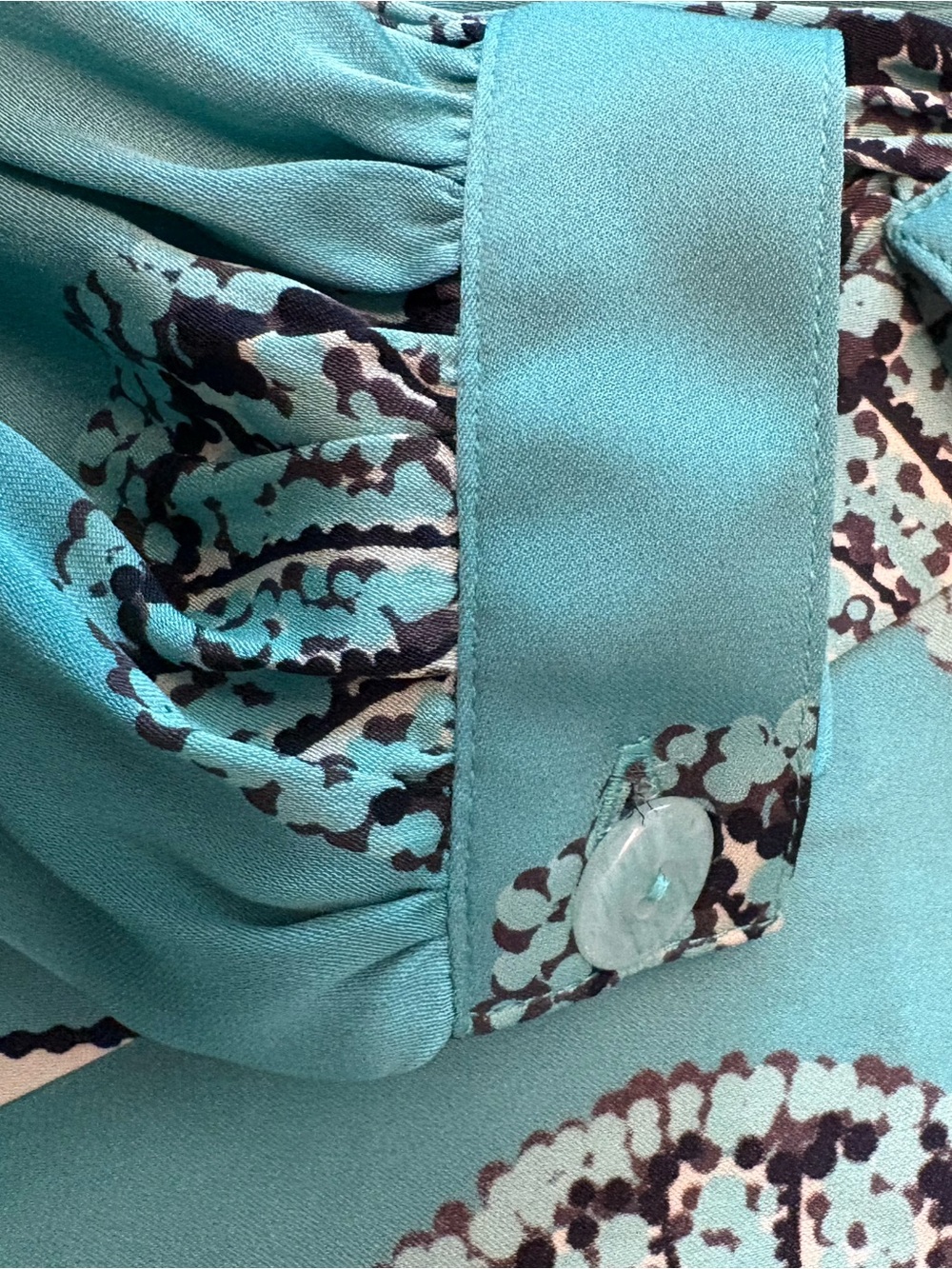 Tucker Teal Shell-Print V-Neck Long-Sleeve Blouse - Picture 9 of 10